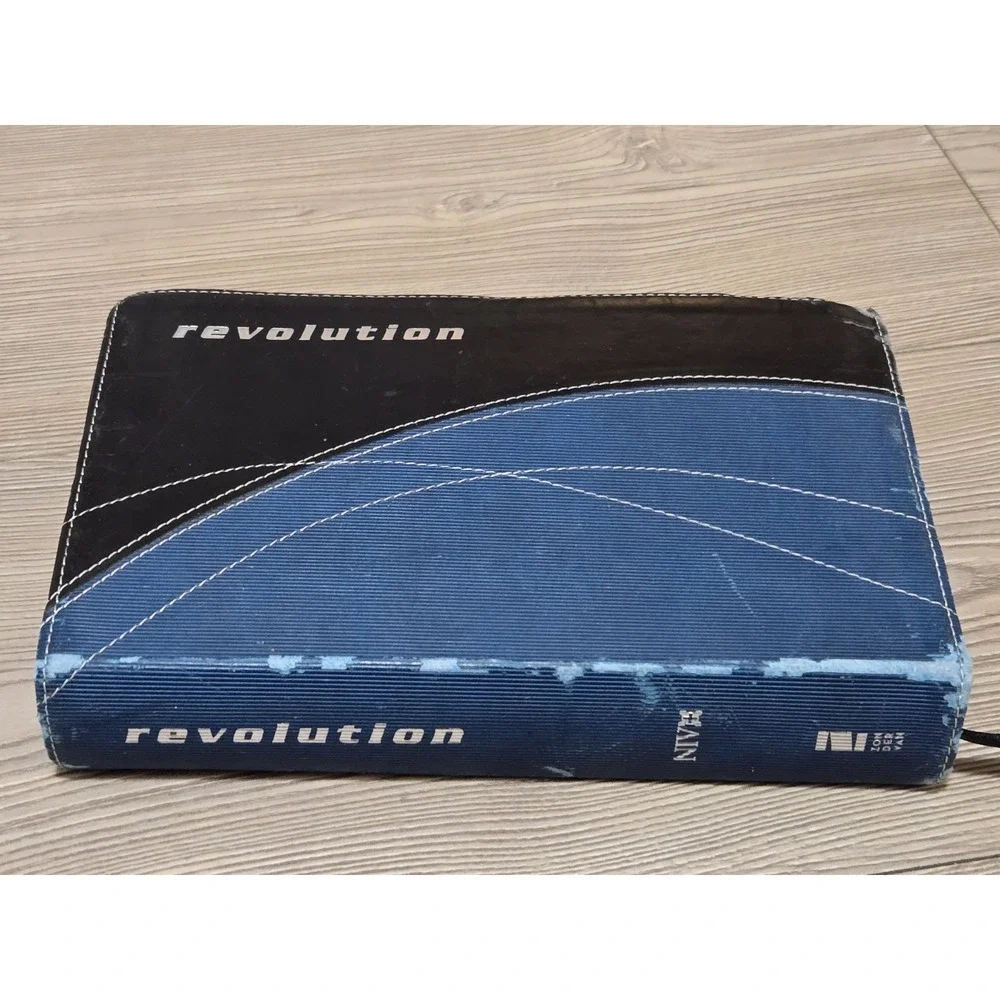 NIV, Revolution: The Bible for Teen Guys, Leathersoft, Blue/Charcoal